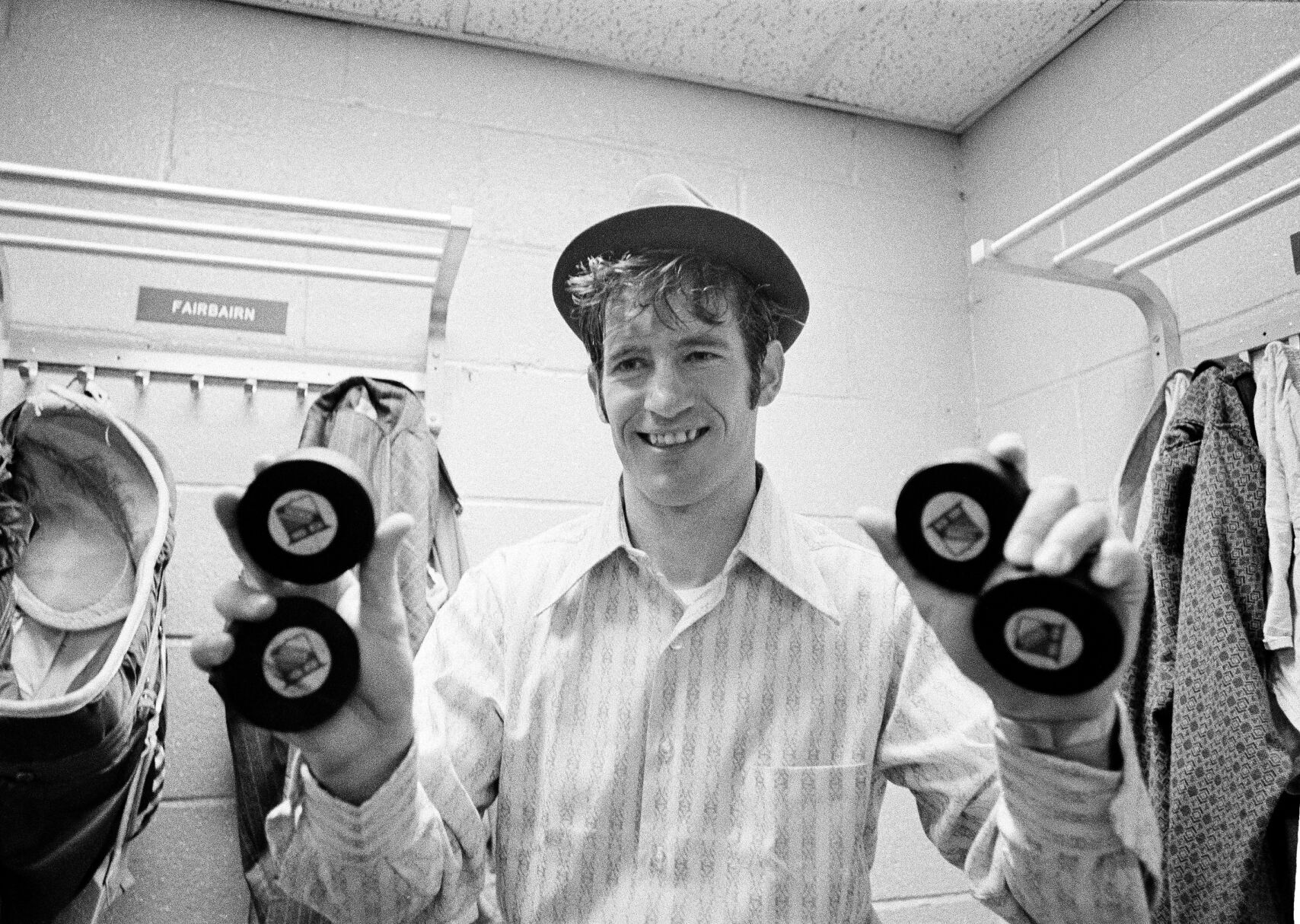 1971: NY Rangers score 8 goals in 3rd period in 12-1 rout of California Seals